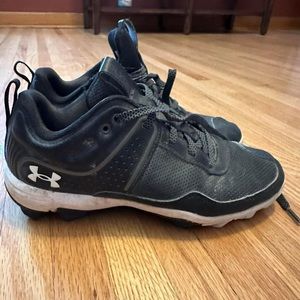 UnderArmour softball cleats sz 6.5 womens